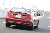 【テスト車のオプション装備】
プリクラッシュセーフティシステム＋レーダークルーズコントロール＋レーンキーピングアシスト＝35万7000円／オートマチックハイビーム＝3万1500円／ヘッドアップディスプレイ＝8万4000円／クリアランスソナー＝5万2500円／後席サイドエアバッグ＝2万1000円／リアドアサンシェード＝1万500円／“マークレビンソン”プレミアムサウンドサラウンドシステム＝28万350円／パワートランクリッド＝5万7750円