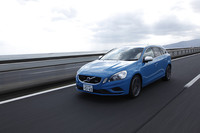 JC08モードで13.6km/リッターという燃費性能を誇る「V60 T4 R-DESIGN」。ボルボいわく、「ポールスター・パフォーマンス・パッケージ」を導入しても燃費に影響はないという。