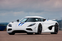 2011年デビューの「アゲーラR」。エンジンは1140psの5リッターV8ツインターボ。最高速は440km/h。