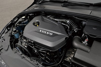 ターボで過給される1.6リッター直4エンジン。トルキーな走行性能と環境性能の両立をうたう。