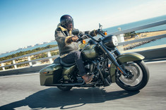 ハーレーダビッドソン・ロードキングスペシャル（MR/6MT）【レビュー