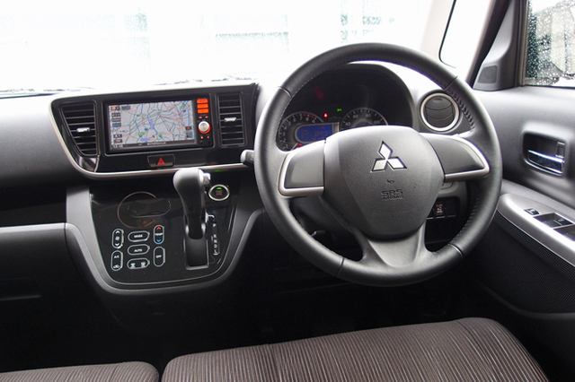 三菱ekスペース Ekスペース カスタム を写真で紹介 内装 外装など35枚 画像 写真 Webcg