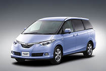 トヨタ エスティマハイブリッド が15年度燃費基準達成 ニュース Webcg