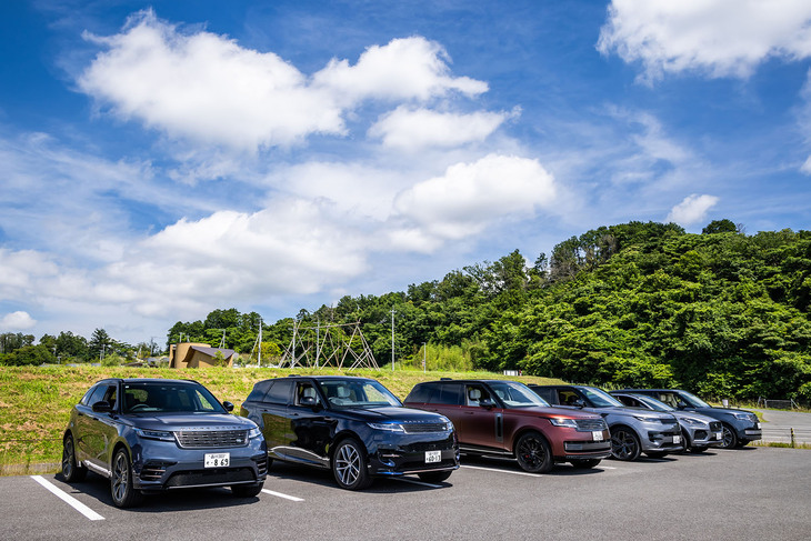 ジャガーブランドは2025年に完全EVブランド化、ランドローバーは2030年までにBEVを各モデルにラインナップすることを目標としている。今回の試乗イベントに用意されたジャガーとレンジローバーの最新モデル（写真）は、EVが1モデル、PHEVが7モデルという布陣だった。