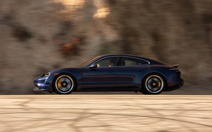 「タイカン ターボ」のシステム最高出力は680PS。最大トルクは850N・mと公表される。