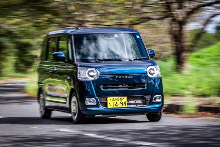 新型「ムーヴ キャンバス」ではボディーにより多くのハイテン材を採用することで、従来型より車体剛性を高めつつ50kgの軽量化も実現。エンジン制御の改良とも相まって、約10％の燃費改善を果たしている。