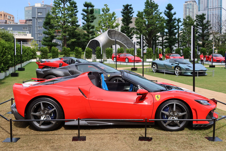 「Ferrari Festival Tokyo 2026」の会場の様子。写真手前の車両は「フェラーリ296スペチアーレA」。