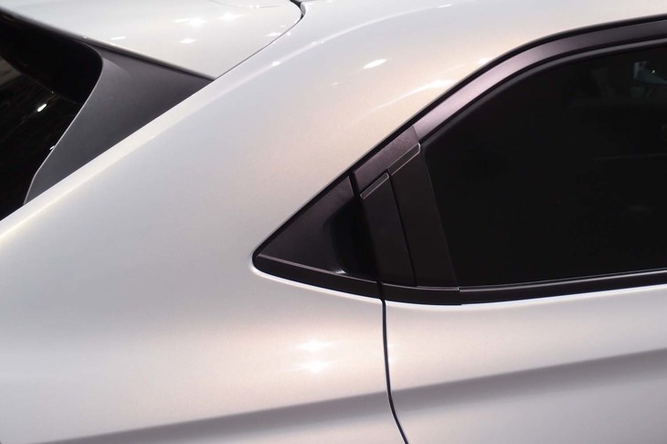 ホンダ・ヴェゼルe：HEV Z（Cピラー周辺部）