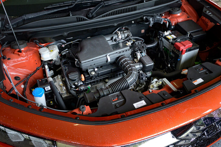 パワーユニットには1.5リッターの自然吸気ガソリンエンジンを採用。試乗車にはマイルドハイブリッド機構が組み合わされていた。