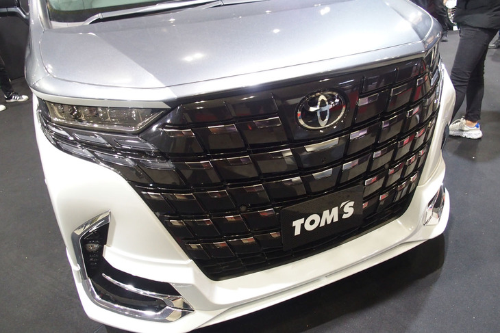 アルファード（TOM’S）