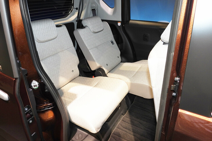 ダイハツ・ムーヴX（リアシート）