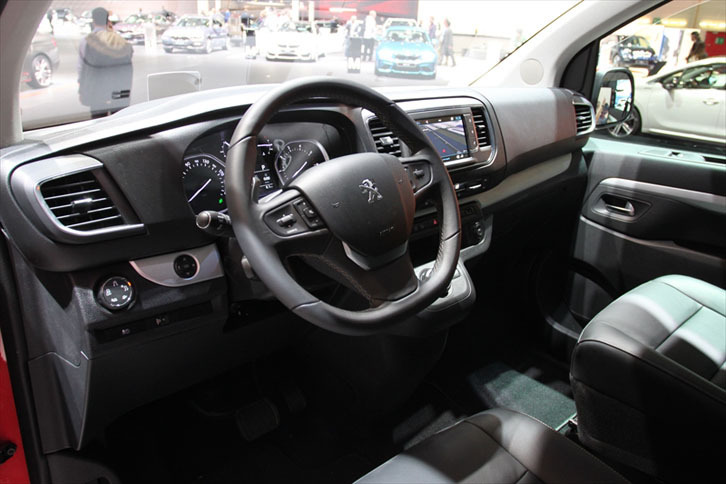 プジョー・トラベラー