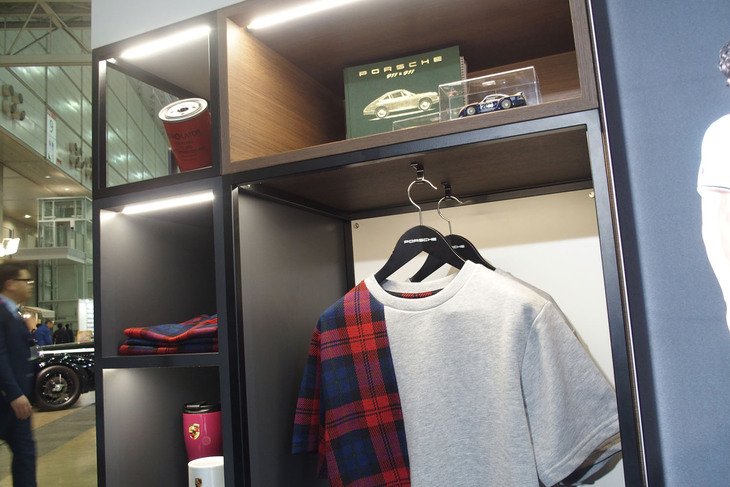 「ターボNo.1コレクション」が展示されたポルシェブースの様子。