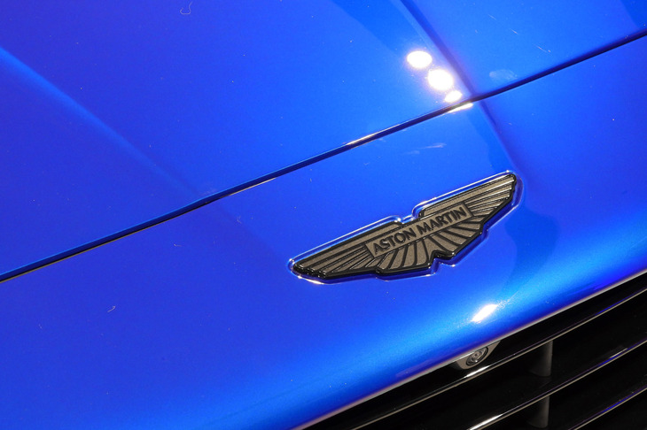 アストンマーティン・ヴァンキッシュ ヴォランテ（エンブレム）
