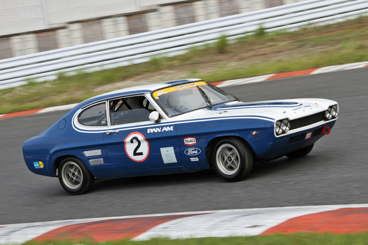セブリング 40m トロフィーに出走した1969年「フォード・カプリ」。カラーリングは、ジャッキー・スチュワートも駆ったフォードのワークスカーに倣っている。