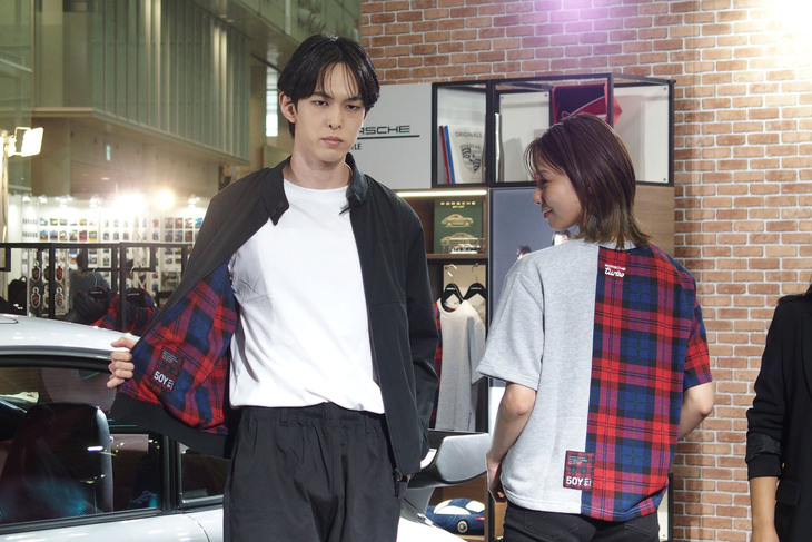 「ターボNo.1コレクション」は、ポルシェ創始者の娘であるルイーゼ・ピエヒ氏の70歳（1974年）の誕生日に贈られた「911ターボ」からインスパイアされたという新コレクション。