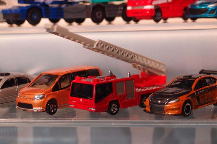 過去50年の中で最も売れたのが、写真の「日野・はしご付き消防車」。1972年のデビュー以来、仕様変更を経ながら計407万台が販売された。