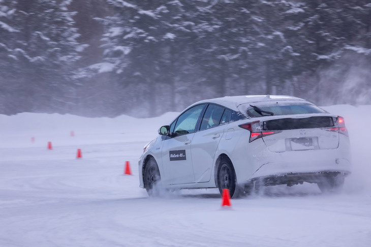 
	オールシーズンタイヤは「万が一の降雪に備えた保険やお守りのようなもの」と考えれば、選びやすくなるかもしれない。横浜ゴムの調査では、オールシーズンタイヤを装着したいと考えている人から「タイヤ交換の手間が省ける」「突然の降雪に備えるため」「経済的だから」との意見が寄せられたという。
	