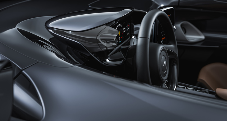エクステリアと一体化されたインテリアデザインが採用された「マクラーレン・エルヴァ」。ファクトリーオプションとして固定式フロントウインドスクリーンもオーダー可能。