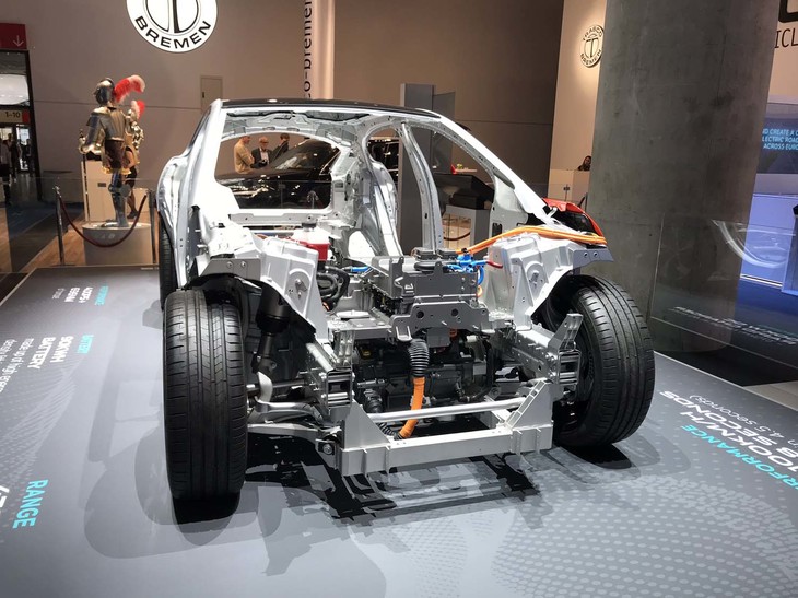 ジャガーIペース（カットモデル）