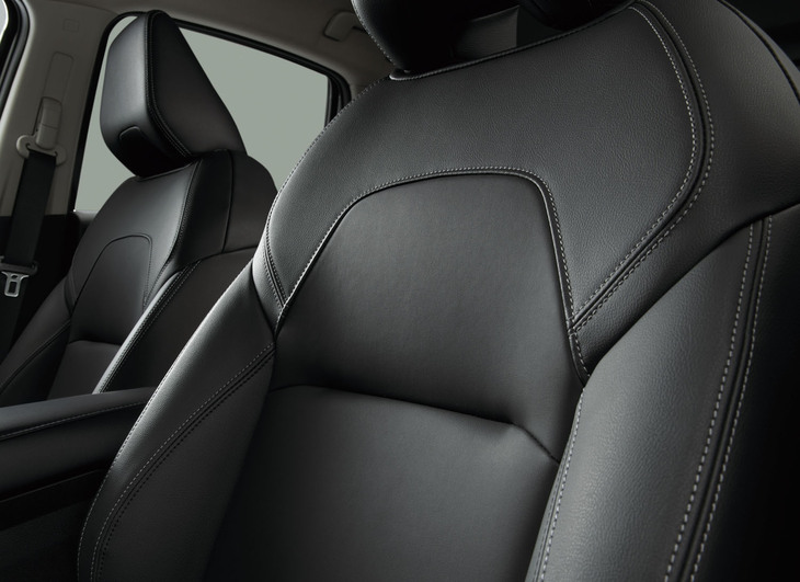 「ノートAUTECHライン」の専用シート（テーラーフィット、グレーステッチ）。