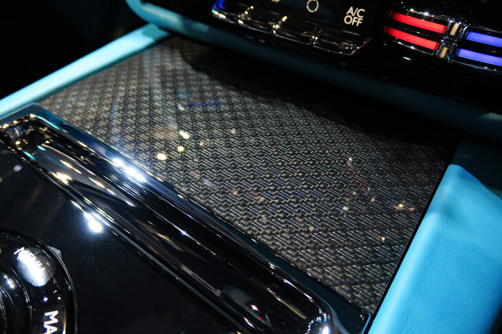 ロールス・ロイス・ブラックバッジ・ゴースト（センターコンソール）