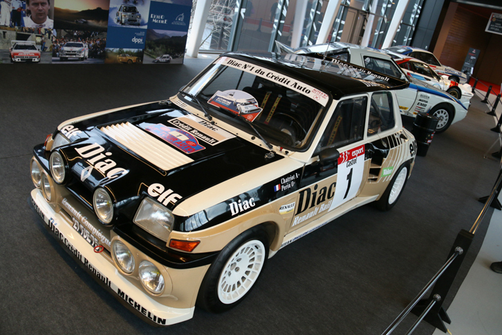 「ルノー5 マキシ ターボ」。1985年ツール・ド・コルスで、ジャン・ラニョッティ／ピエール・ティモニエ組のドライブでデビューを果たした。1986年の同ラリーでは2位に入賞した。