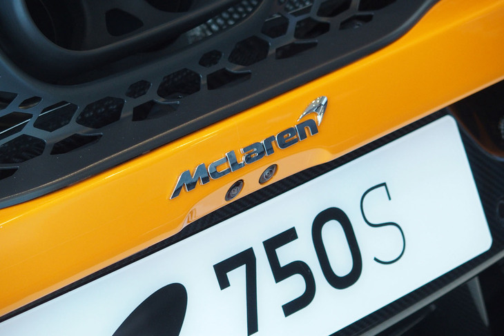 マクラーレン750S（リアのエンブレム）