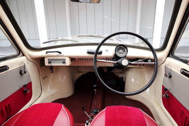 マツダR360クーペ（コックピット周辺部）