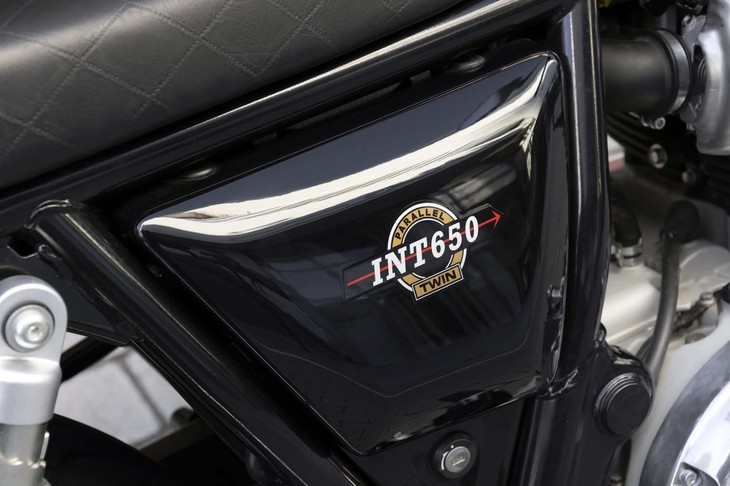 ロイヤルエンフィールドINT650