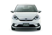 試乗記部門では今月も新型「ホンダ・フィット」と「トヨタ・ヤリス」が激突。3月のアクセスランキングではフィットが1位で、ヤリスが2位だった。