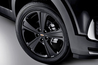 ブラックでキメた「シボレー・キャプティバ」限定発売の画像