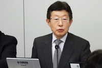 2023年の交通事故死者数について説明する、二輪車企画部会の川瀬信昭部会長。