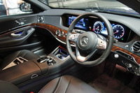 「S400」のインテリア。