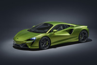 新開発のパワートレイン「HPH（ハイパフォーマンス・ハイブリッド）」を搭載するマクラーレンのスポーツカー「アルトゥーラ」。2021年2月にデビューした。