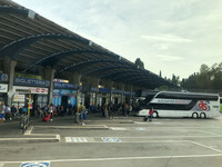 ローマのティブルティーナ・バスターミナル。イタリア国内はもとより東ヨーロッパなどへのバスも多く出ている。フィウミチーノ空港行き電車にも直結している。