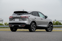 今回の比較試乗はエンジンのみが異なっており、駆動用モーターはそのまま。現行型「キャシュカイ」の場合は最高出力190PS、最大トルク330N・mというスペックだが、次期型「エクストレイル」等の出力がどうなるかは分からない。