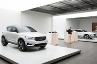 ボルボは新しい「40シリーズ」の方向性を示唆する2台のコンセプトカーを披露した。