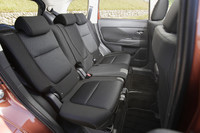 「三菱アウトランダー」がモデルチェンジの画像