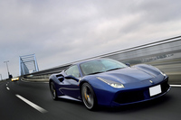 
	流し撮り名人による、「488GTB」の雄姿。（写真＝池之平昌信）
	