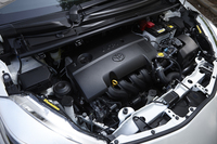 
    パワーユニットは、ノーマルの「ヴィッツRS」と同じ1.5リッター直4ユニット。109psと14.1kgm（CVT車は13.9kgm）のアウトプットも変わらない。
    