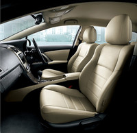 「アベンシス Li」のフロントシート。