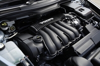 【スペック】C70：全長×全幅×全高＝4580×1835×1405mm／ホイールベース＝2640mm／車重＝1720kg／駆動方式＝FF／2.4リッター直5 DOHC20バルブ（140ps/5000rpm、22.4kgm/4000rpm）／価格＝469万円（テスト車＝518万4000円／パールペイント＝10万8000円／ベーシックパッケージ＝38万6000円）
