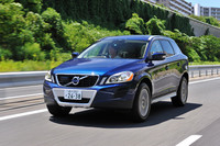 【スペック】XC60オーシャンレースエディション：全長×全幅×全高＝4625×1890×1715mm／ホイールベース＝2775mm／車重＝1810kg／駆動方式＝FF／2リッター直4DOHC16バルブターボ（240ps/5500rpm、32.6kgm/1800-5000rpm）／価格＝569万円（テスト車＝同じ）