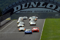 こちらはGT300クラスのスタートシーン。