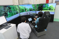 第2期工事で完成予定のワインディング路がシミュレーターで体験できた。