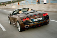 「アウディR8」のオープン版、「R8スパイダー」受注開始の画像