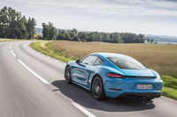 日本市場での車両価格は「718ケイマン」が619万円から、「718ケイマンS」が813万円から。