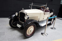 1928年「オペル4/20」。1.1リッター4気筒エンジン（20ps）で、最高速は80km/hであった。