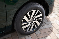 「X“Gパッケージ”」と「モーダ“Gパッケージ”」には5J×14インチのアルミホイールが装備される。タイヤサイズは全車共通で165/65R14。